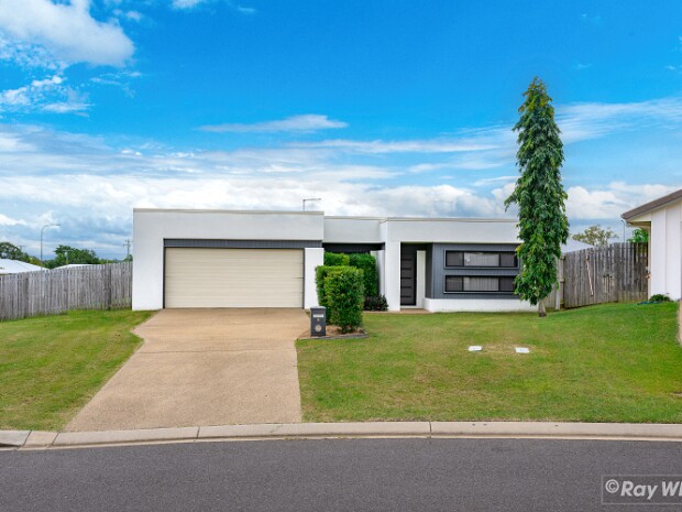 1 GEE PLACE, GRACEMERE.